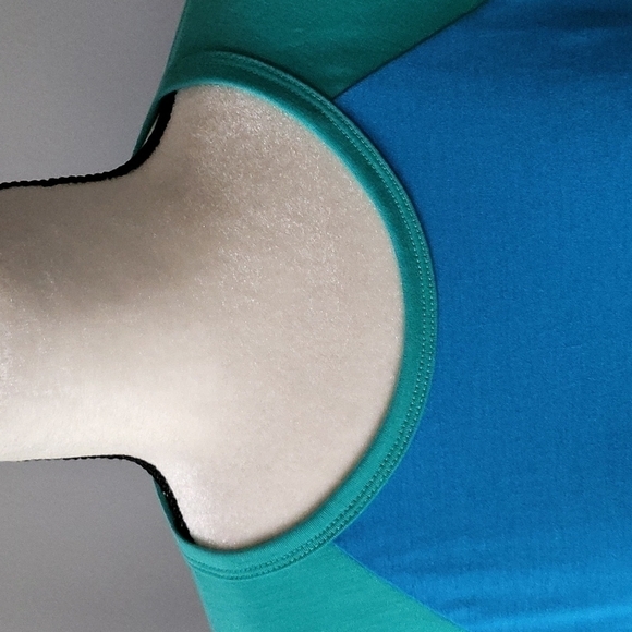 LuLaRoe Randy turquoise and green raglan 3/4 sleeve tee - Picture 4 of 9